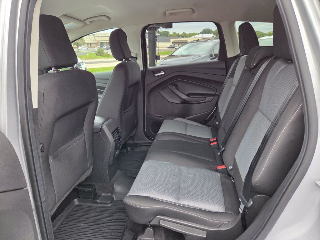 Used 2019 Ford Escape SE FWD image 19