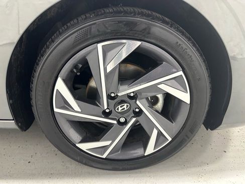 Used 2025 Hyundai Elantra SEL image 57