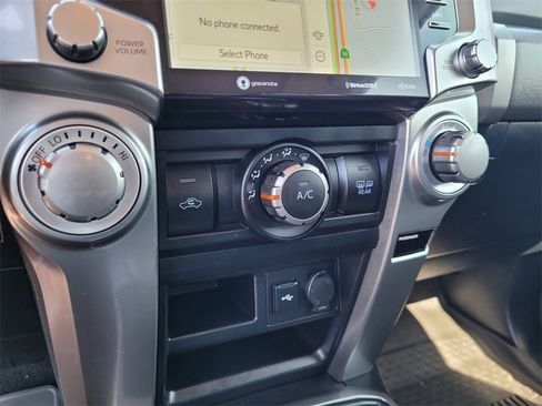 Used 2022 Toyota 4Runner SR5 Premium image 16