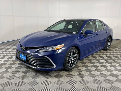 Used 2023 Toyota Camry XLE w/ Navigation Package image 1