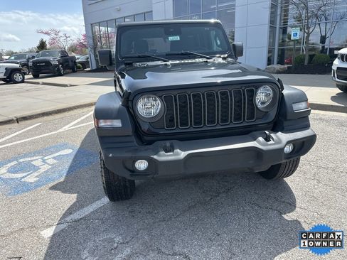 Used 2024 Jeep Wrangler Sport S image 8