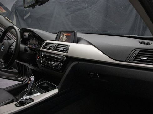 Used 2017 BMW 320i xDrive Sedan image 15