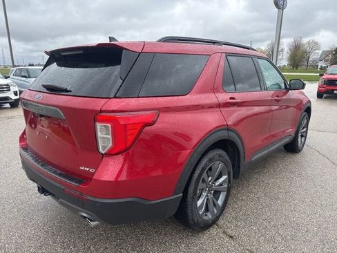 Used 2023 Ford Explorer XLT w/ Equipment Group 202A AWD/4WD image 5