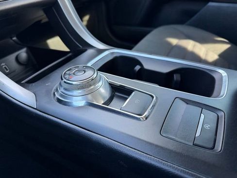 Used 2018 Ford Fusion SE w/ Fusion SE Technology Package image 22