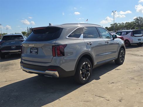 New 2026 Kia Sorento S image 8