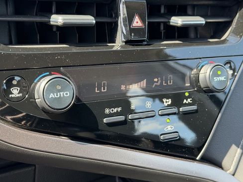 Used 2024 Toyota Camry SE FWD image 20