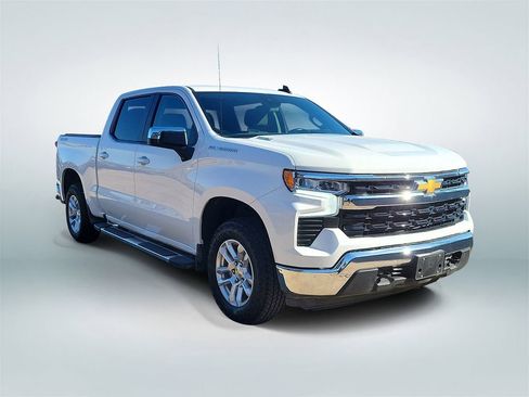 Used 2025 Chevrolet Silverado 1500 LT AWD/4WD image 2