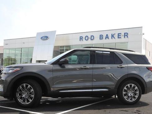 Certified 2025 Ford Explorer Active w/ Active Comfort Package AWD/4WD image 3
