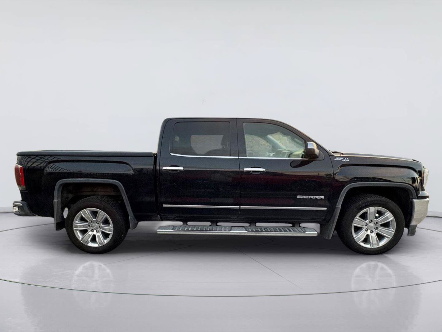 Used 2018 GMC Sierra 1500 SLT AWD/4WD image 2