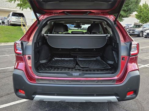 Used 2025 Subaru Outback Touring XT AWD/4WD image 5