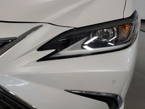 Used 2021 Lexus ES 300h w/ Premium Package image 28