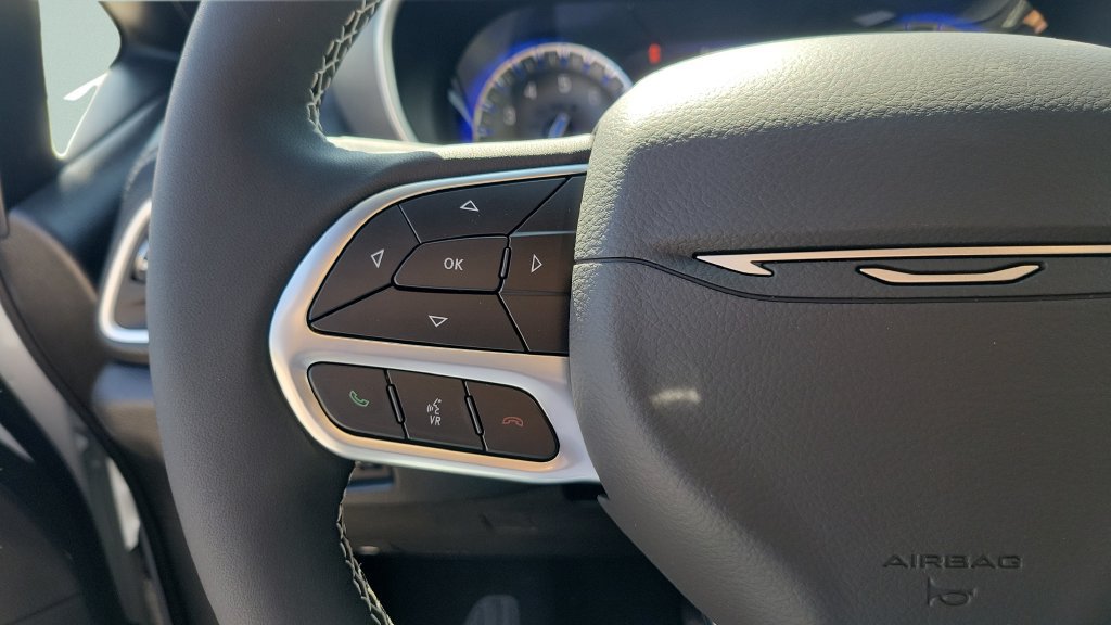 New 2027 Chrysler Pacifica Select w/ Family Tech Group FWD image 21