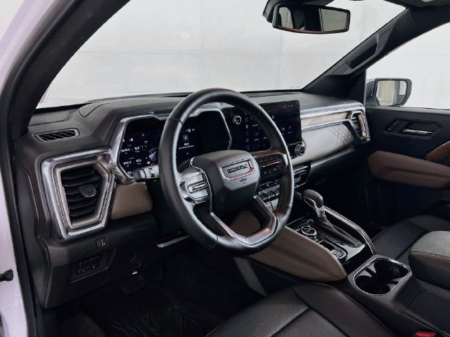 Used 2025 GMC Canyon Denali AWD/4WD image 35