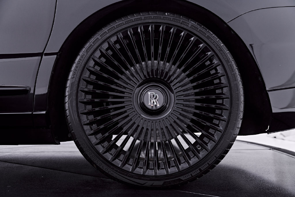 Used 2020 Rolls-Royce Cullinan AWD/4WD image 31