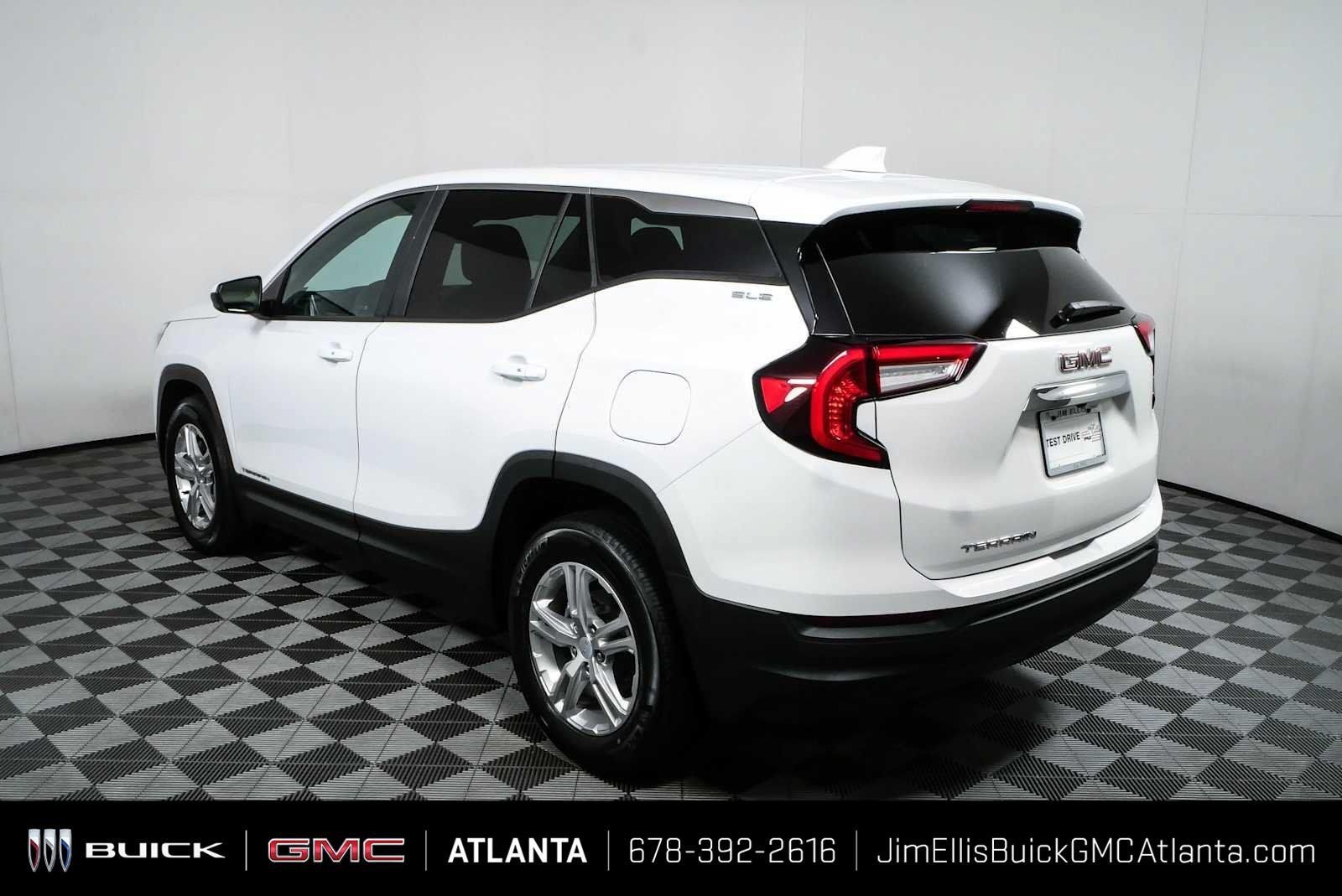 Used 2023 GMC Terrain SLE FWD image 28