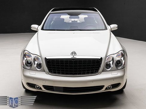 Used 2009 Maybach 62 S RWD image 2