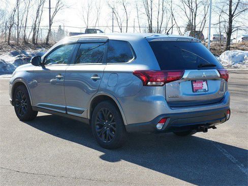 Used 2016 Mitsubishi Outlander SE image 5
