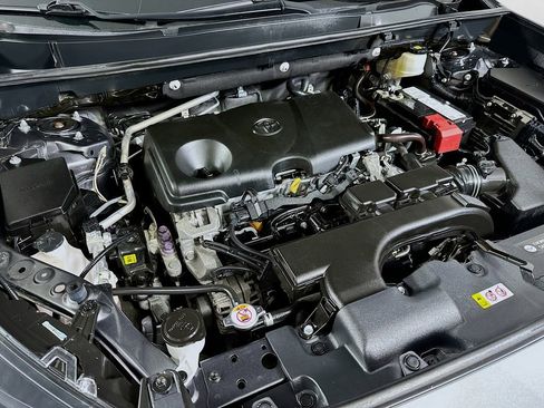 Used 2021 Toyota RAV4 LE image 26