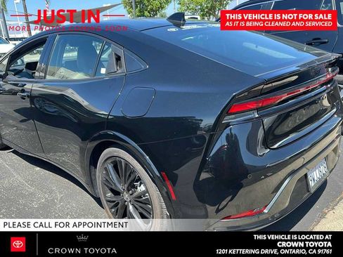 Used 2026 Toyota Prius FWD image 8
