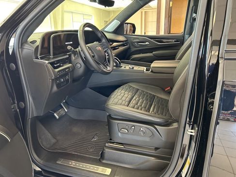 Used 2023 Cadillac Escalade ESV V image 11