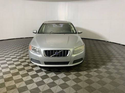 Used 2008 Volvo V70 image 2