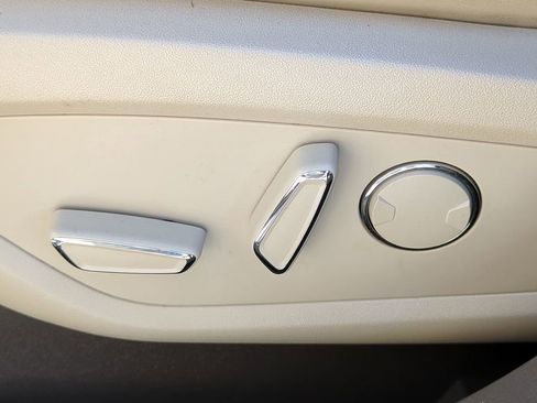 Used 2020 Lincoln Nautilus Reserve image 19