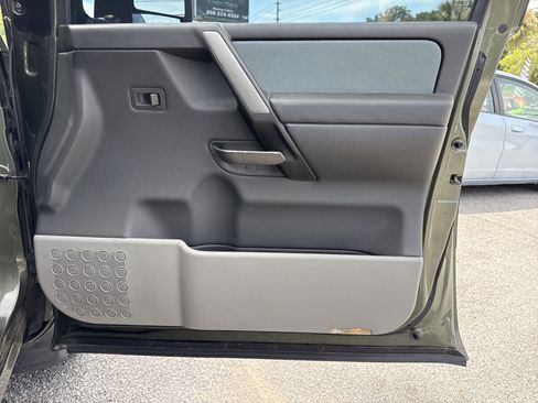 Used 2004 Nissan Titan SE image 22