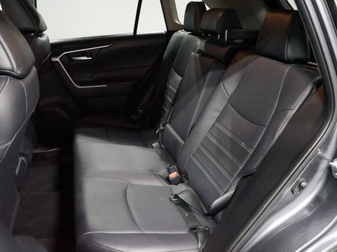 Used 2019 Toyota RAV4 XLE Premium FWD image 28