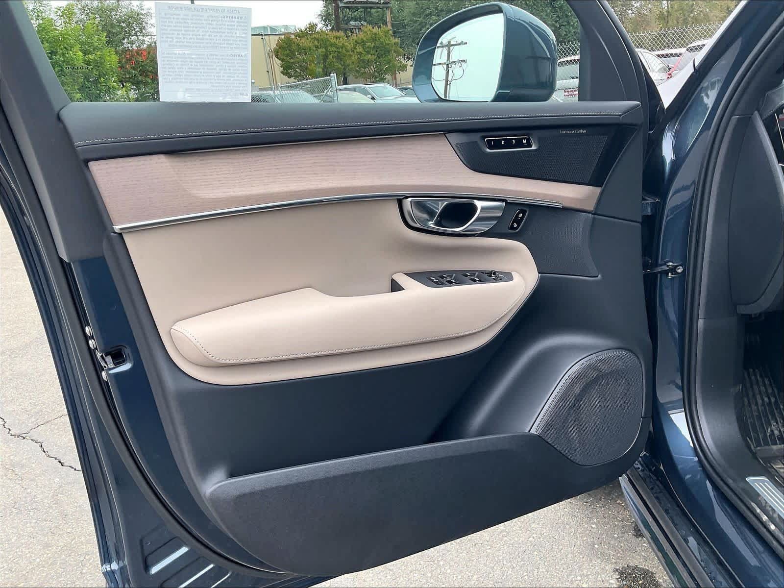 New 2027 Volvo XC90 B6 Plus AWD/4WD image 24