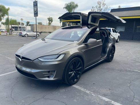 Used 2016 Tesla Model X 70D image 23