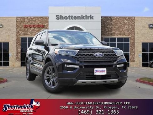 Used 2021 Ford Explorer XLT w/ Equipment Group 202A RWD image 1