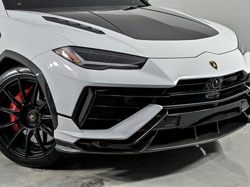 Used 2024 Lamborghini Urus Performante AWD/4WD image 2