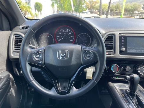 Used 2022 Honda HR-V Sport image 11