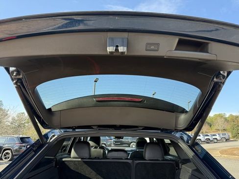 Used 2021 Volkswagen Atlas Cross Sport SEL Premium image 31