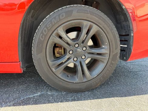 Used 2019 Dodge Charger SXT RWD image 9