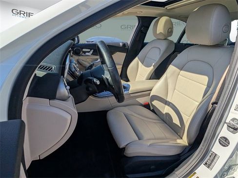 Used 2021 Mercedes-Benz C 300 Sedan image 4