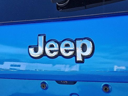 Used 2022 Jeep Cherokee Latitude Lux w/ Sun & Sound Group image 32