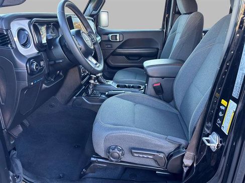 Used 2024 Jeep Wrangler Unlimited Sahara image 10