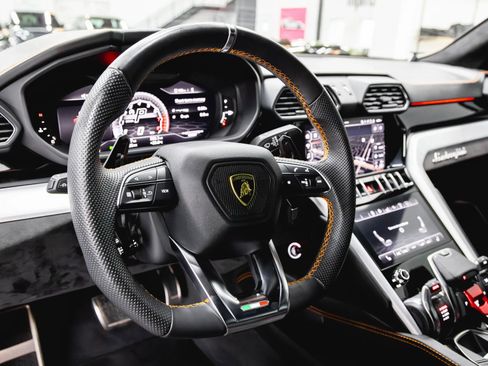 Used 2020 Lamborghini Urus image 28