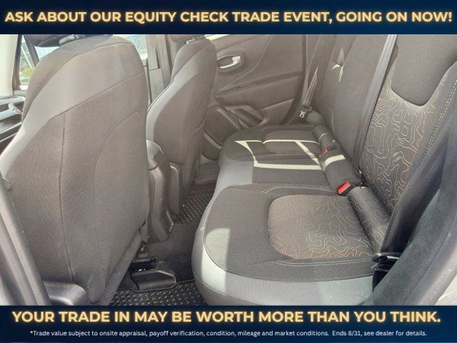 Used 2023 Jeep Renegade Latitude w/ Sun/Sound Group AWD/4WD image 23