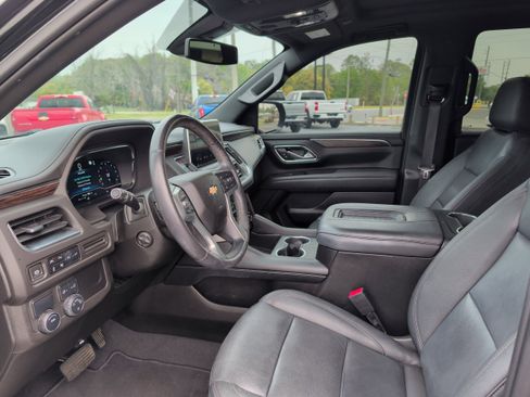 Used 2022 Chevrolet Tahoe LT w/ Luxury Package RWD image 12