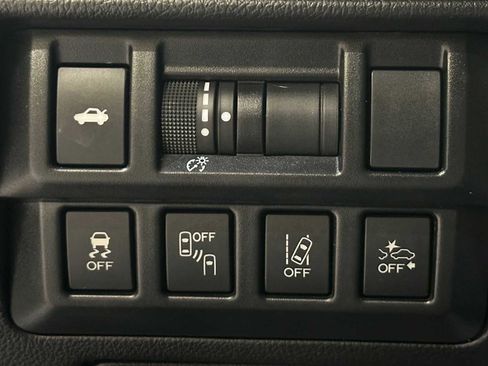 Used 2018 Subaru Legacy 2.5i Premium AWD/4WD image 19