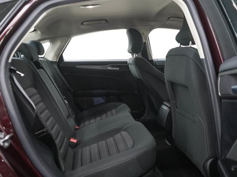 Used 2017 Ford Fusion SE FWD image 12