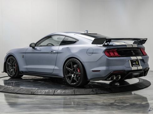 Used 2022 Ford Mustang Shelby GT500 w/ Carbon Fiber Track Pack RWD image 12