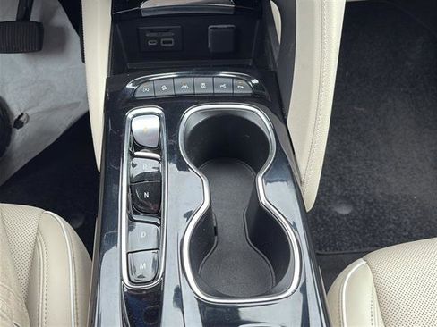 Used 2022 Buick Envision Avenir w/ Technology Package II image 25