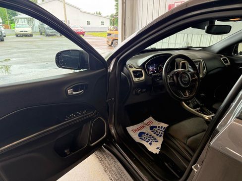 Used 2021 Jeep Compass Latitude AWD/4WD image 7