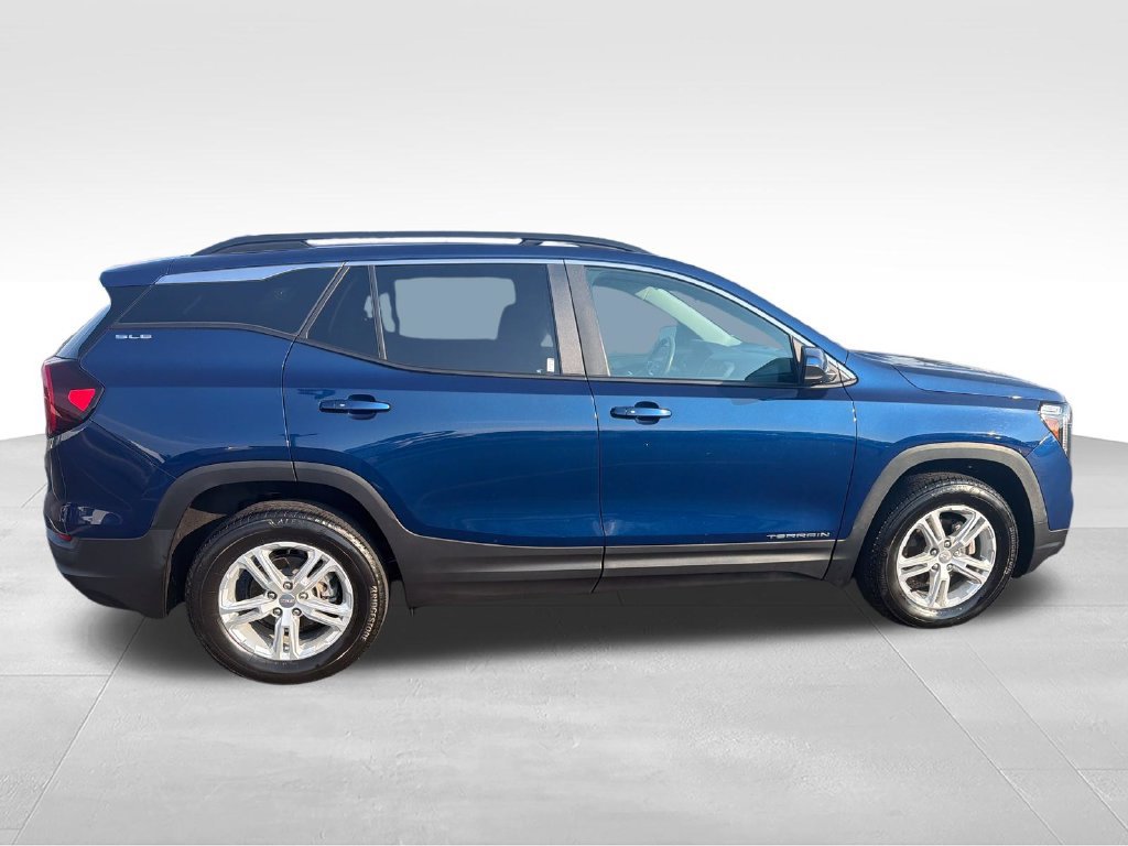 Used 2022 GMC Terrain SLE w/ Driver Convenience Package AWD/4WD image 6