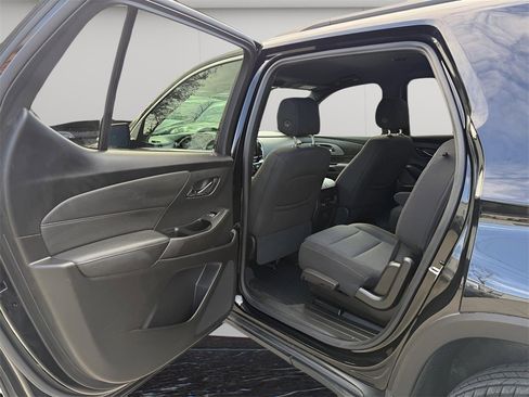 Used 2023 Chevrolet Traverse LT image 29