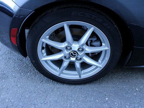 Used 2017 MAZDA MX-5 Miata Sport image 12