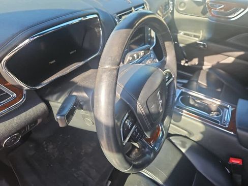 Used 2017 Lincoln Continental Select FWD image 7
